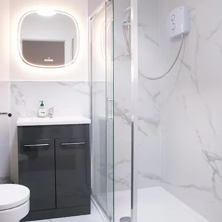 Apartment--- 1 Bed In