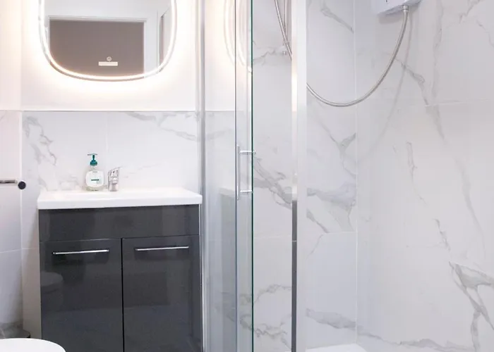 Apartment--- 1 Bed In